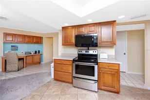 2096 Massachusetts Ave NE, Saint Petersburg, FL 33703 - Photo 20