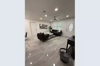 539 Freeport Avenue N, Saint Petersburg, FL 33702 - Photo 16