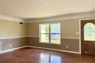 2523 Krueger Ln, Tampa, FL 33618 - Photo 4