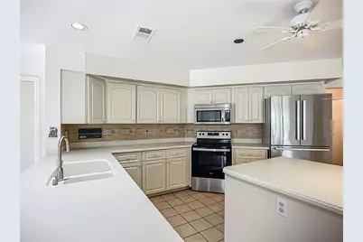 8822 Misty Creek Drive, Sarasota, FL 34241 - Photo 14