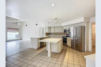 8822 Misty Creek Drive, Sarasota, FL 34241 - Photo 10