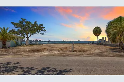 4771 Baywood Point Drive S, Gulfport, FL 33711 - Photo 12