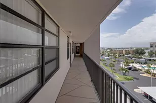 7600 Sun Island Dr S, South Pasadena, FL 33707 - Photo 4