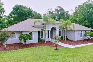 27511 Hialeah Way, Wesley Chapel, FL 33544 - Photo 2