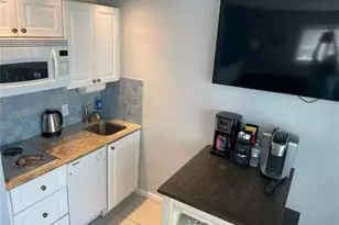 800 Bayway Blvd, Clearwater Beach, FL 33767 - Photo 14