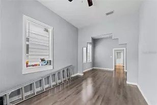 2320 W Walnut St, Tampa, FL 33607 - Photo 2