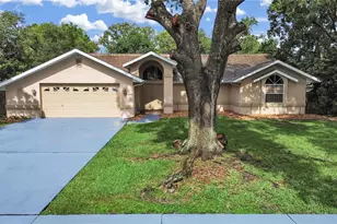 13094 Huntington Woods Ave, Spring Hill, FL 34609 - Photo 2