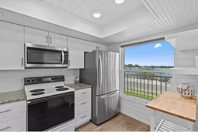 105 Island Way #126, Clearwater Beach, FL 33767 - Photo 6