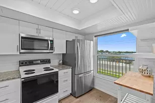 105 Island Way, Clearwater Beach, FL 33767 - Photo 6