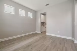 7276 Notched Pne Bnd, Wesley Chapel, FL 33545 - Photo 2