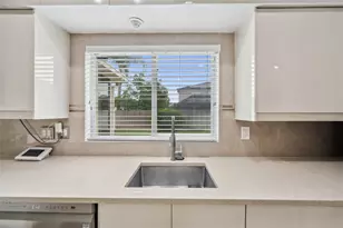 27133 Sea Breeze Way, Wesley Chapel, FL 33544 - Photo 22