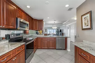 7300 Sun Island Dr S, South Pasadena, FL 33707 - Photo 12