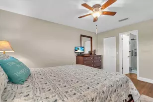 5725 80th St N, Saint Petersburg, FL 33709 - Photo 8