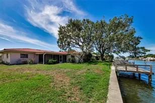 2053 Iowa Ave NE, Saint Petersburg, FL 33703 - Photo 12