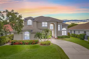 1191 Darlington Oak Dr NE, Saint Petersburg, FL 33703 - Photo 1