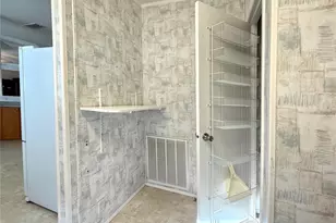 250 S Port Royal Ln, Apollo Beach, FL 33572 - Photo 8