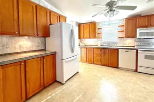 250 S Port Royal Ln, Apollo Beach, FL 33572 - Photo 6