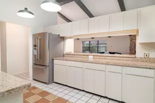 5084 Barrington Cir, Sarasota, FL 34234 - Photo 12