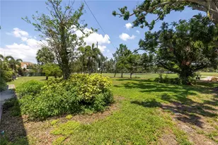 167 Almedo Way NE, Saint Petersburg, FL 33704 - Photo 10