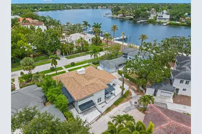 146 26th Avenue NE, Saint Petersburg, FL 33704 - Photo 1