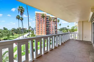 1200 N Shore Dr NE, Saint Petersburg, FL 33701 - Photo 12