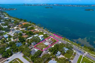 43 Edgewater Dr, Dunedin, FL 34698 - Photo 1