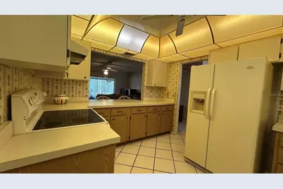 205 Strong Bow Court, Sun City Center, FL 33573 - Photo 12