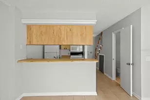 6114 Oak Cluster Cir, Tampa, FL 33634 - Photo 8