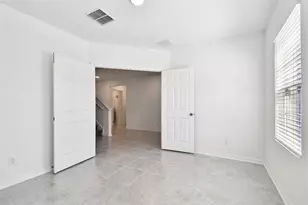 12801 Castle Oaks Dr, Hudson, FL 34669 - Photo 4