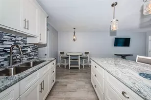 9715 Harrell Ave, Treasure Island, FL 33706 - Photo 12