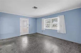 2415 York St N, Saint Petersburg, FL 33710 - Photo 10