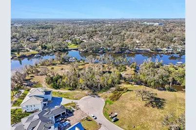 8331 Alafia Pointe Drive, Riverview, FL 33578 - Photo 4