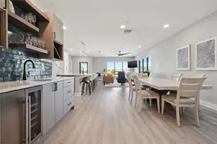 12400 Capri Cir N, Treasure Island, FL 33706 - Photo 10