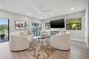 12400 Capri Cir N, Treasure Island, FL 33706 - Photo 30