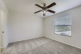 2453 Edgewater Falls Dr, Brandon, FL 33511 - Photo 14