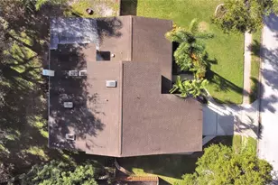 852 Village Way, Palm Harbor, FL 34683 - Photo 2