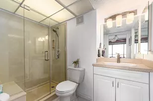 51 Island Way, Clearwater Beach, FL 33767 - Photo 20