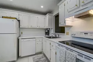 11485 Oakhurst Rd, Largo, FL 33774 - Photo 4