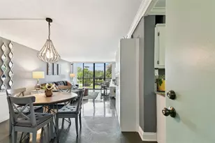 255 Dolphin Point, Clearwater Beach, FL 33767 - Photo 6