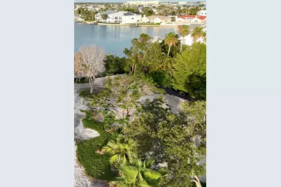 175 Bath Club Boulevard N, North Redington Beach, FL 33708 - Photo 4