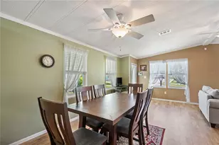 36435 Bonney Dr, Zephyrhills, FL 33541 - Photo 14