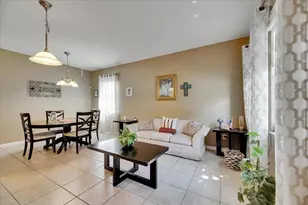 4735 Red Pine Way, Wesley Chapel, FL 33545 - Photo 14