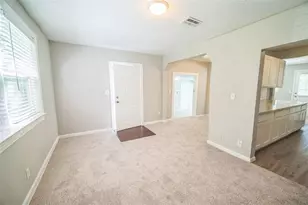 3134 Greenfield Cir, Jacksonville, FL 32216 - Photo 4