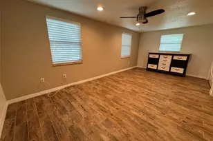 11305 Oak Dr, Riverview, FL 33578 - Photo 12
