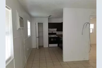 1306 E 137th Avenue #B, Tampa, FL 33613 - Photo 2