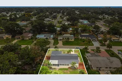 2837 Woodcrest Drive, Sarasota, FL 34239 - Photo 32