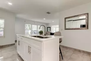 4727 Town N Country Blvd, Tampa, FL 33615 - Photo 6