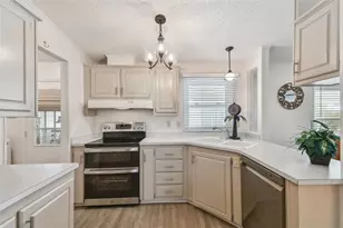 427 Pelican Dr S, Oldsmar, FL 34677 - Photo 12