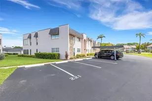 221 Fernwood Cir, Seminole, FL 33777 - Photo 4