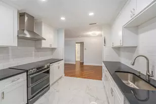 1517 60th St S, Gulfport, FL 33707 - Photo 10